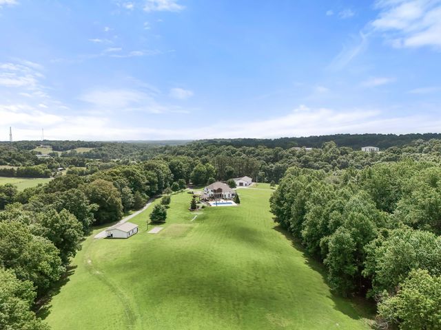 1025 Choate Rd, Dickson, TN 37055