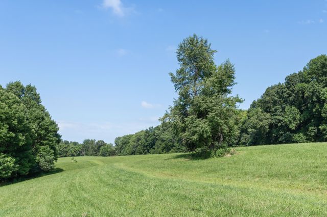 1025 Choate Rd, Dickson, TN 37055