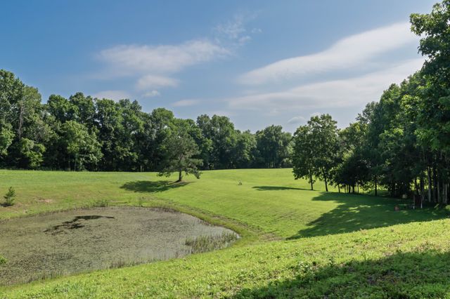 1025 Choate Rd, Dickson, TN 37055