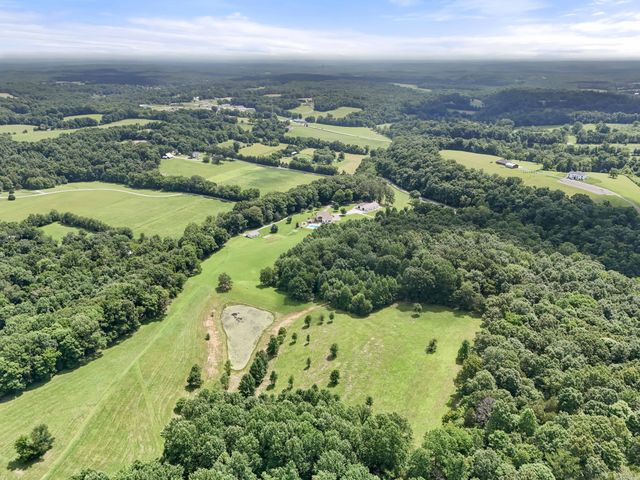 1025 Choate Rd, Dickson, TN 37055
