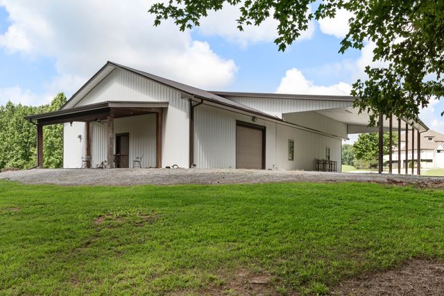 1025 Choate Rd, Dickson, TN 37055