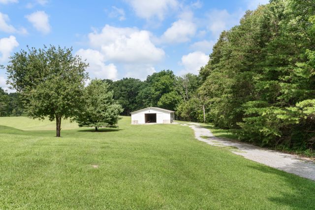 1025 Choate Rd, Dickson, TN 37055