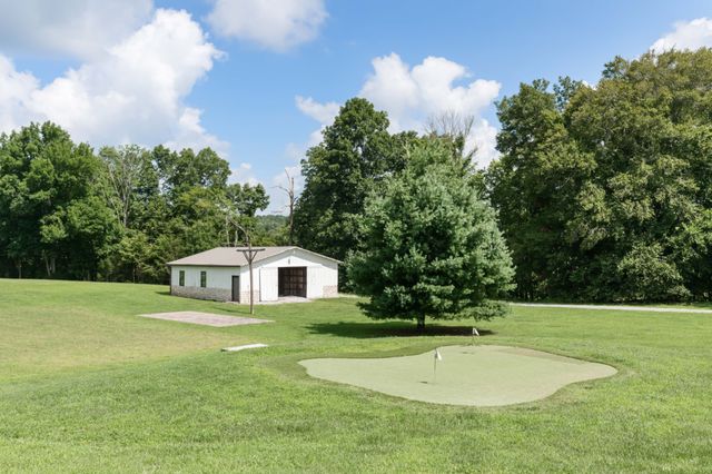 1025 Choate Rd, Dickson, TN 37055