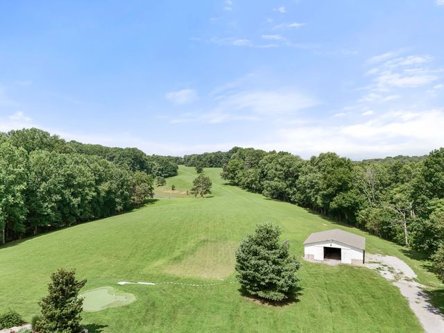 1025 Choate Rd, Dickson, TN 37055