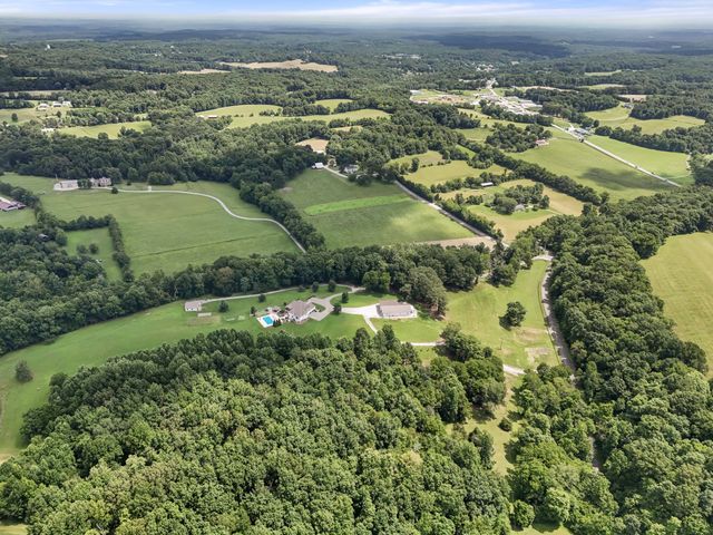1025 Choate Rd, Dickson, TN 37055