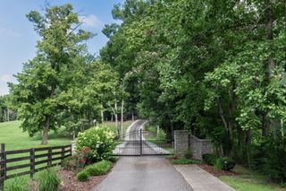 1025 Choate Rd, Dickson, TN 37055