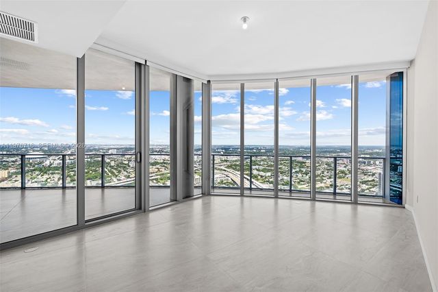 851 NE 1st Ave PH 5402, Miami, FL 33132