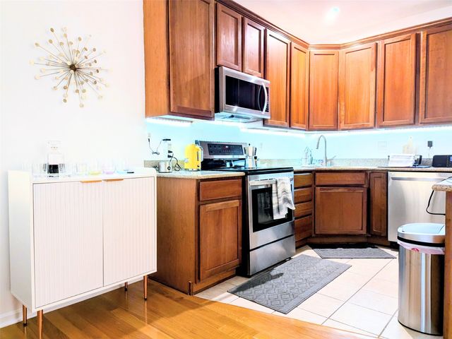 3031 Grand Avenue 218, Des Moines, IA 50312