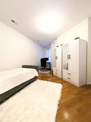 3031 Grand Avenue 218, Des Moines, IA 50312