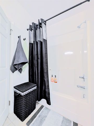 3031 Grand Avenue 218, Des Moines, IA 50312