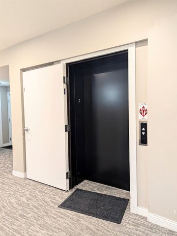 3031 Grand Avenue 218, Des Moines, IA 50312