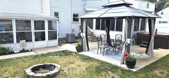 6128 Meadowvale Drive, Toledo, OH 43613