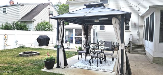 6128 Meadowvale Drive, Toledo, OH 43613