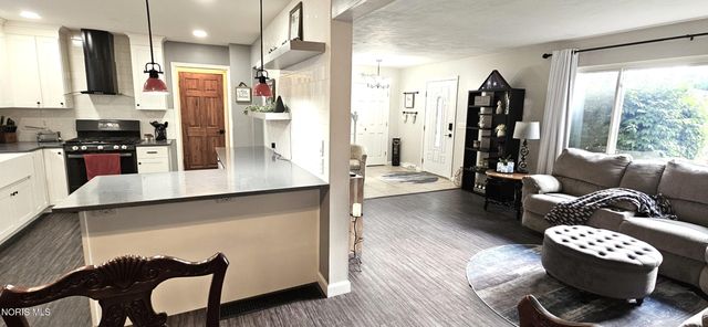 6128 Meadowvale Drive, Toledo, OH 43613