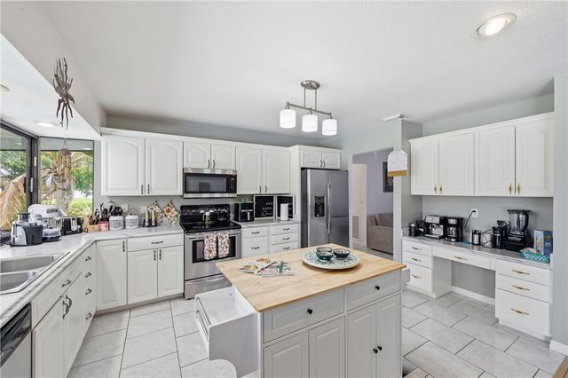 1932 SE Fallon Drive, Port St Lucie, FL 34983