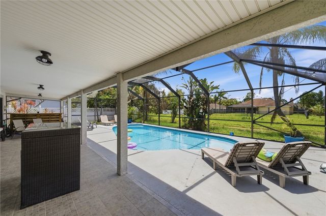 1932 SE Fallon Drive, Port St Lucie, FL 34983
