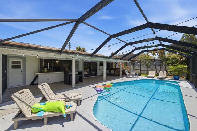 1932 SE Fallon Drive, Port St Lucie, FL 34983