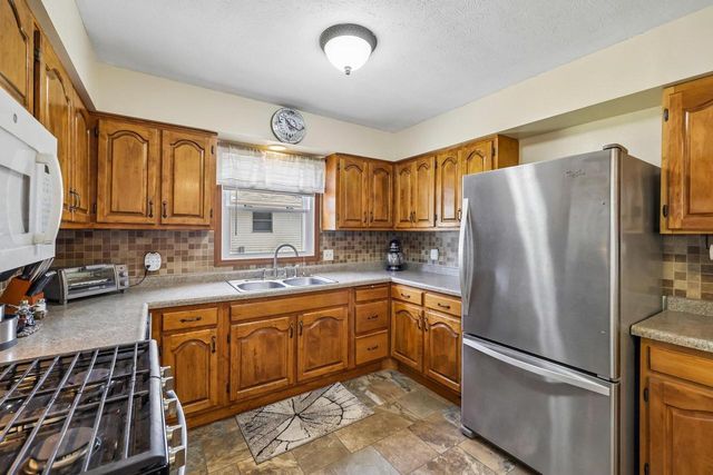 1415 Church Street, Janesville, WI 53548
