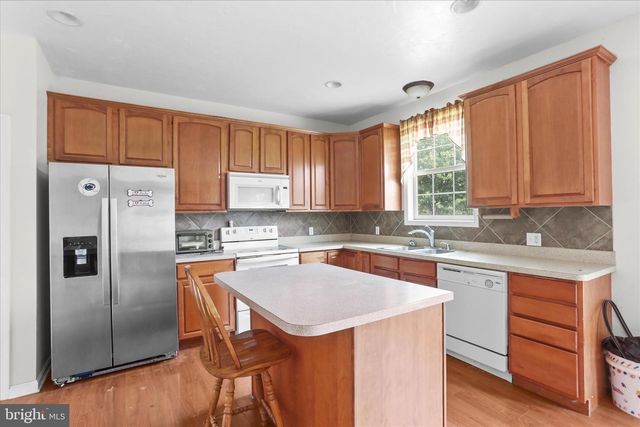 51 STONYBROOK LN, New Oxford, PA 17350