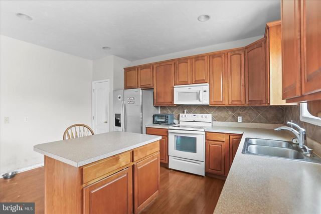 51 STONYBROOK LN, New Oxford, PA 17350