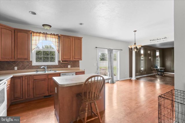 51 STONYBROOK LN, New Oxford, PA 17350