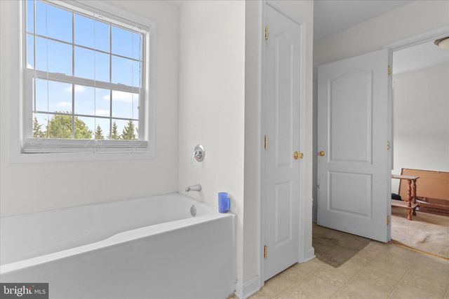 51 STONYBROOK LN, New Oxford, PA 17350