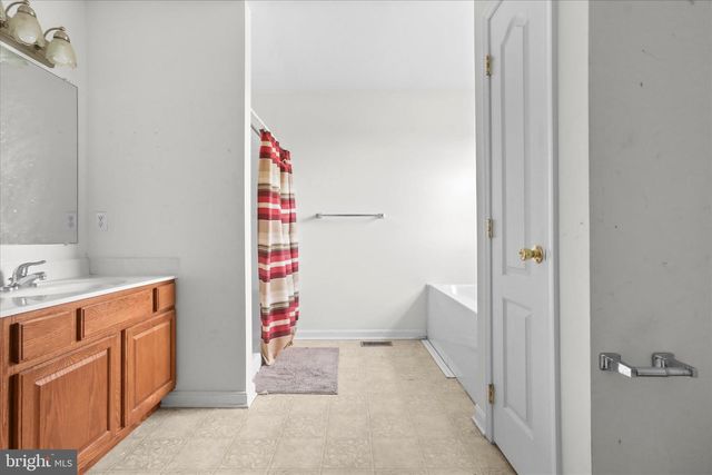 51 STONYBROOK LN, New Oxford, PA 17350