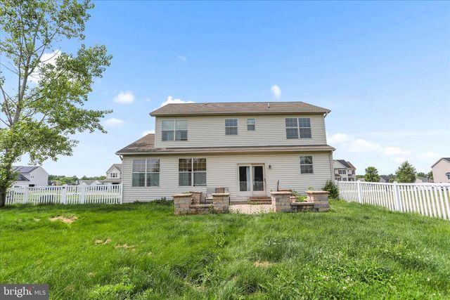 51 STONYBROOK LN, New Oxford, PA 17350