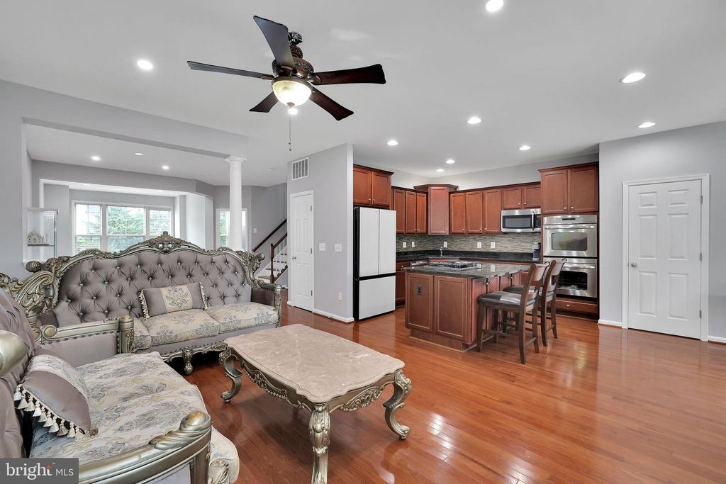 42712 OGILVIE SQ, Ashburn, VA 20148