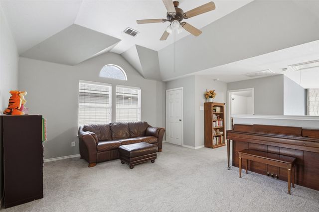 9117 Silsby Drive, Fort Worth, TX 76244