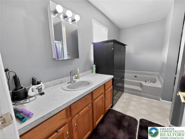544 Bauer Road, Moore Twp, PA 18014