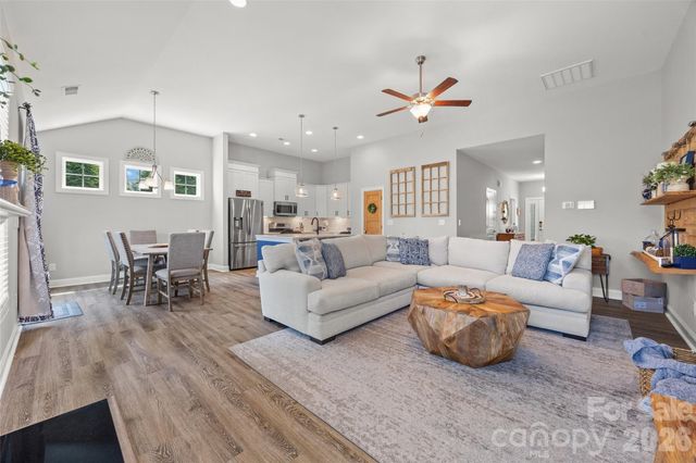 404 Trillium Way, Belmont, NC 28012