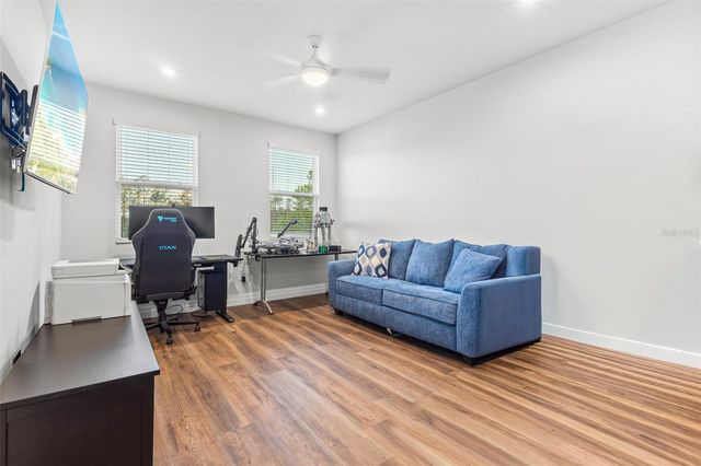 9434 LAUNCH POINT ROAD, Orlando, FL 32832