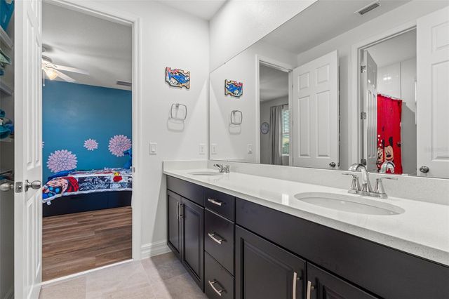 9434 LAUNCH POINT ROAD, Orlando, FL 32832