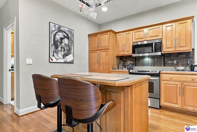 4215 Woodmont Park Lane, Louisville, KY 40245