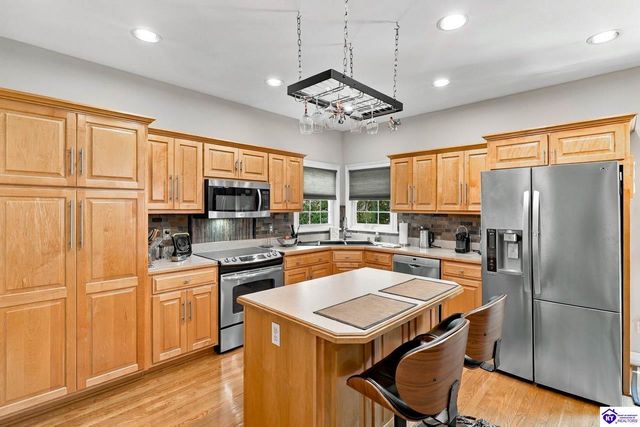 4215 Woodmont Park Lane, Louisville, KY 40245