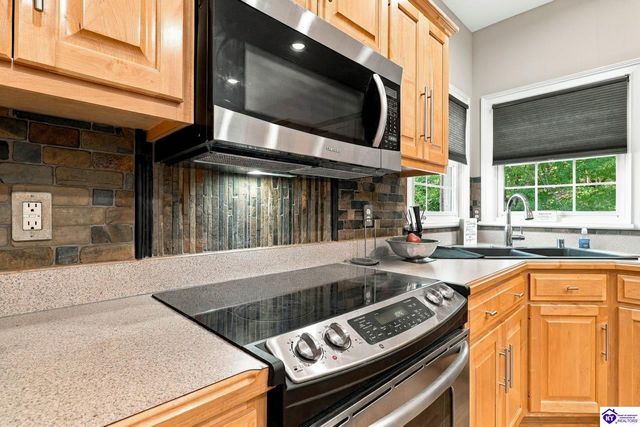 4215 Woodmont Park Lane, Louisville, KY 40245