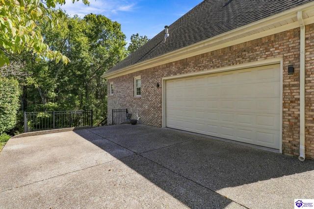 4215 Woodmont Park Lane, Louisville, KY 40245