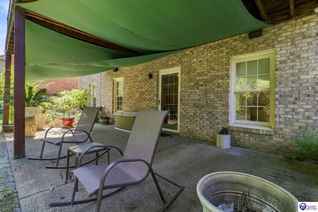 4215 Woodmont Park Lane, Louisville, KY 40245