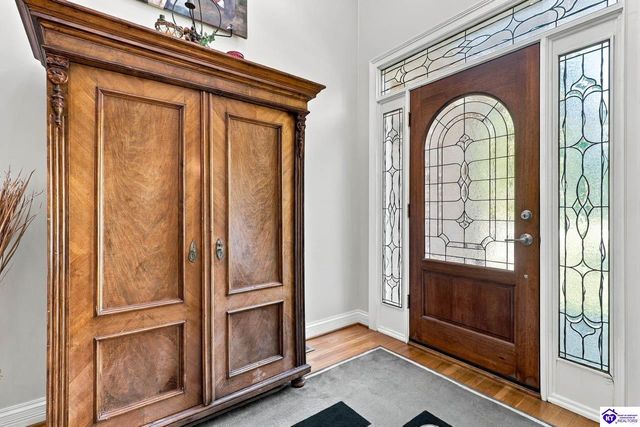 4215 Woodmont Park Lane, Louisville, KY 40245