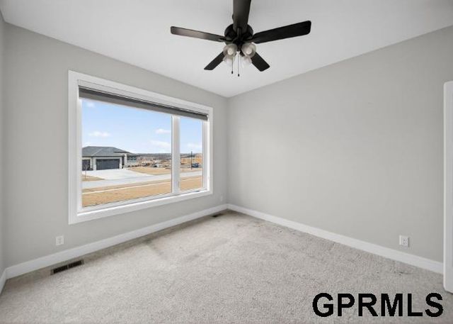 911 N 107Th Street, Lincoln, NE 68527