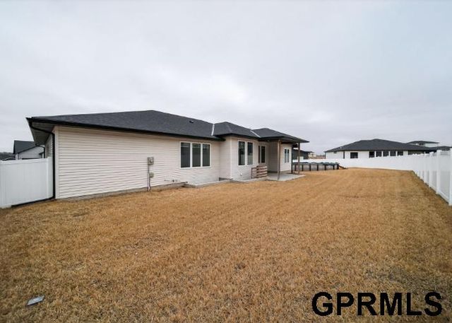 911 N 107Th Street, Lincoln, NE 68527