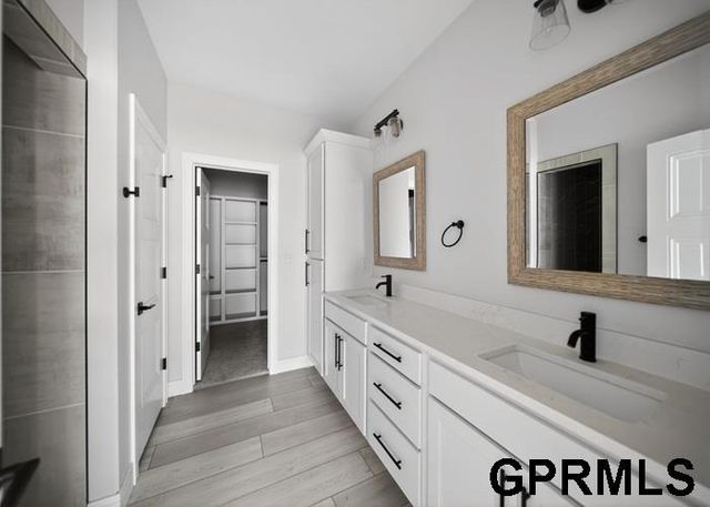 911 N 107Th Street, Lincoln, NE 68527