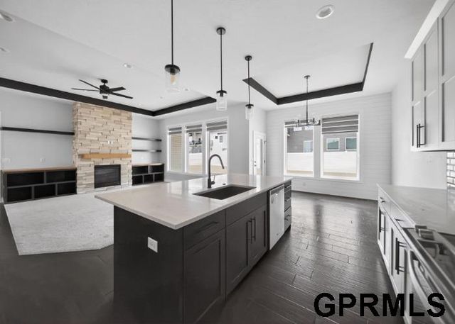 911 N 107Th Street, Lincoln, NE 68527