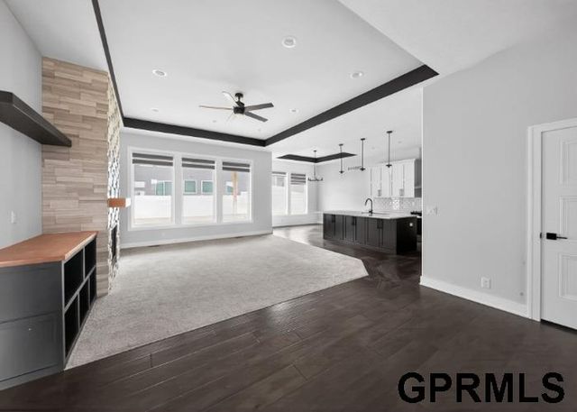 911 N 107Th Street, Lincoln, NE 68527