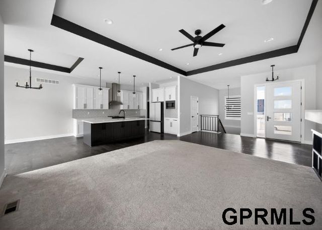 911 N 107Th Street, Lincoln, NE 68527