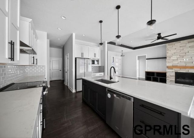 911 N 107Th Street, Lincoln, NE 68527