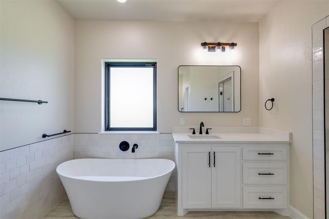 19409 S Country Drive, Edmond, OK 73012