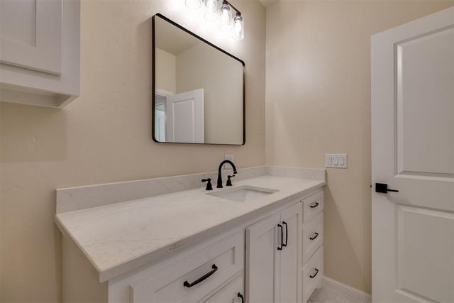 19409 S Country Drive, Edmond, OK 73012
