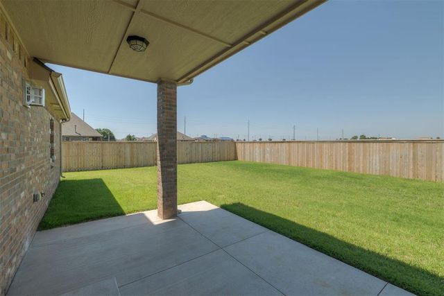 19409 S Country Drive, Edmond, OK 73012